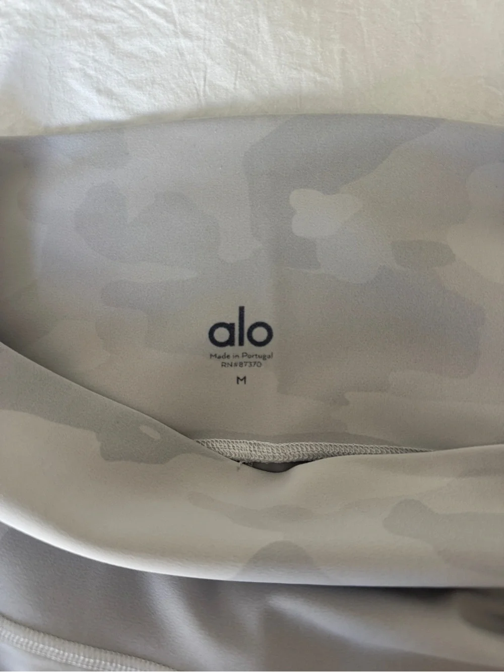 ALO Yoga Vapor Light Gray Camo Leggings
